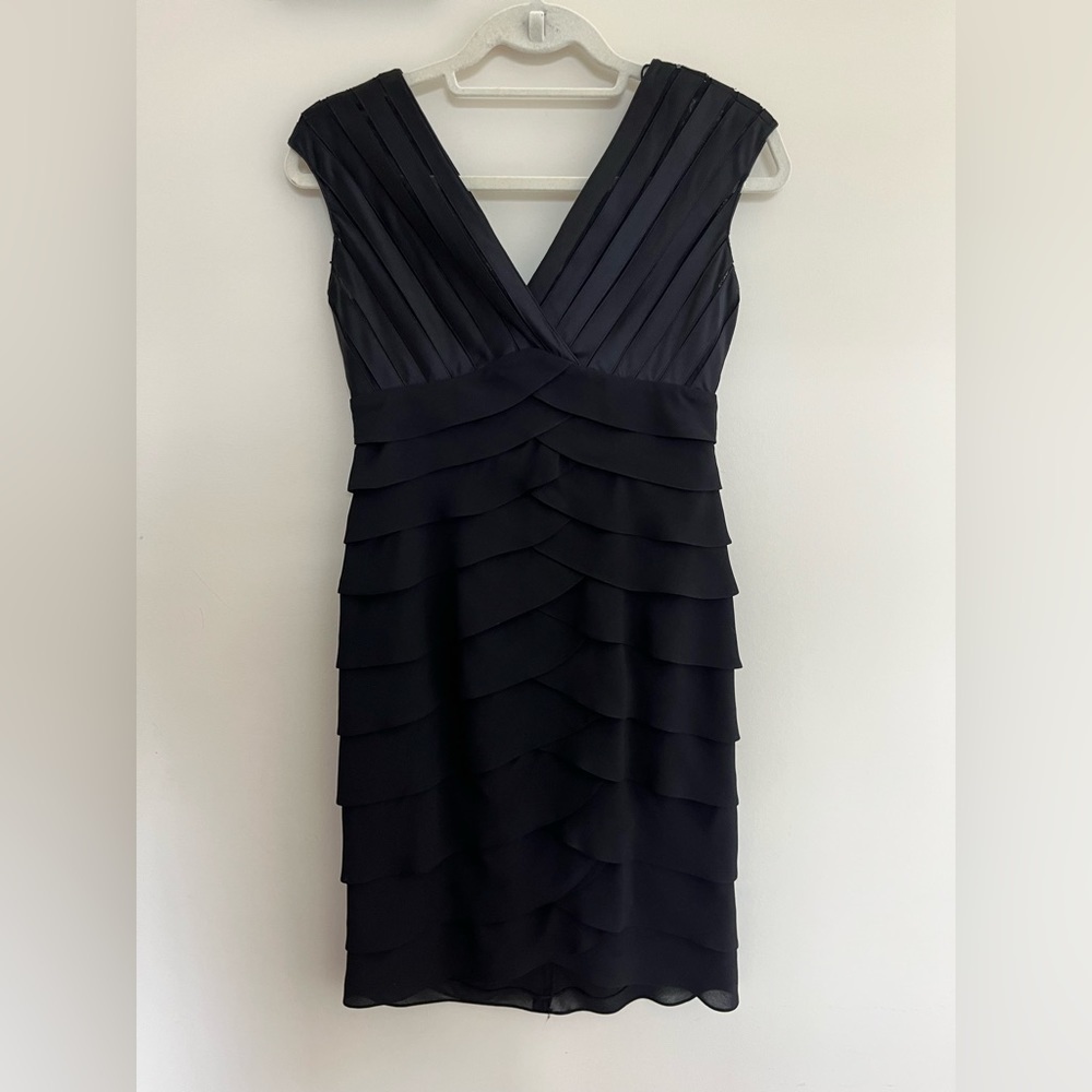 Adrianna Papell Black Sleeveless Layered Tier Double V-Neck Sheath Dress Sz 4P